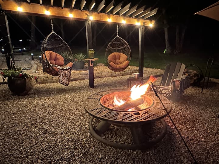 Arbor Cabin Retreat, King Bed, Fire Pit, Bbq - Missouri