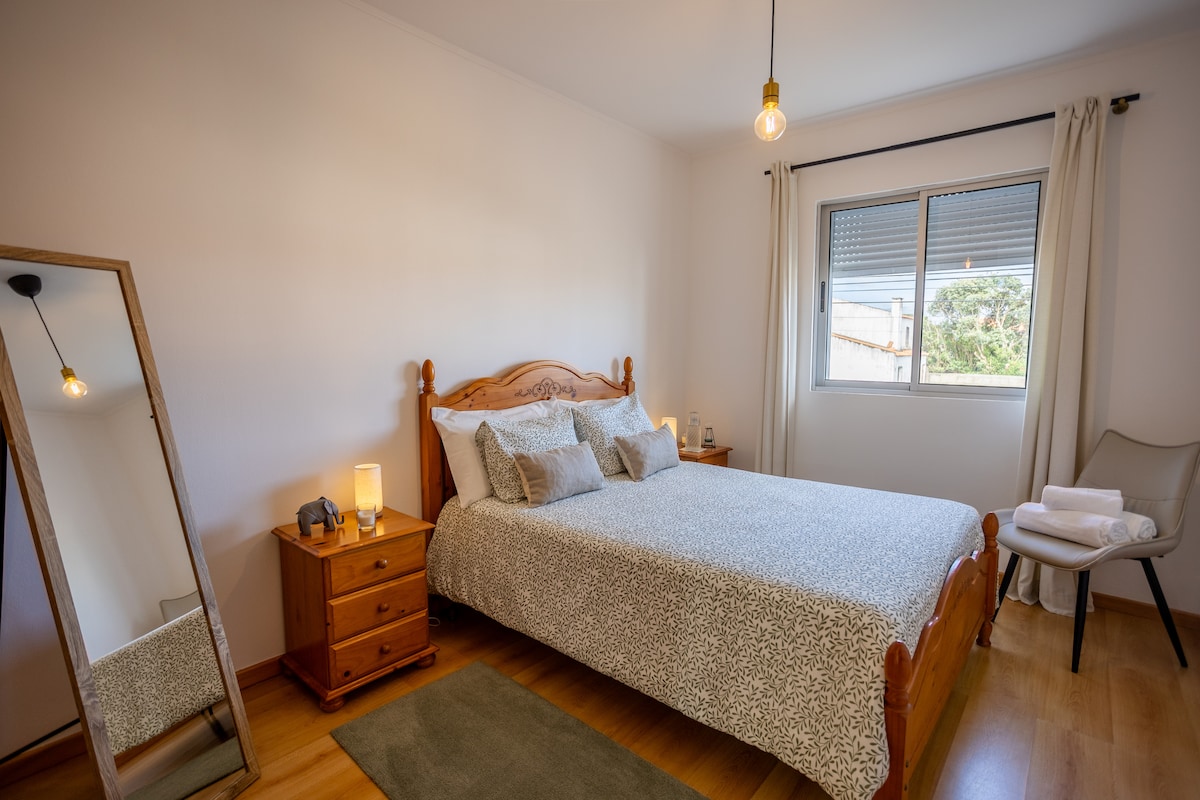 Doppelzimmer 1 mit allen Bettwäsche und anderen Annehmlichkeiten für deinen Aufenthalt 