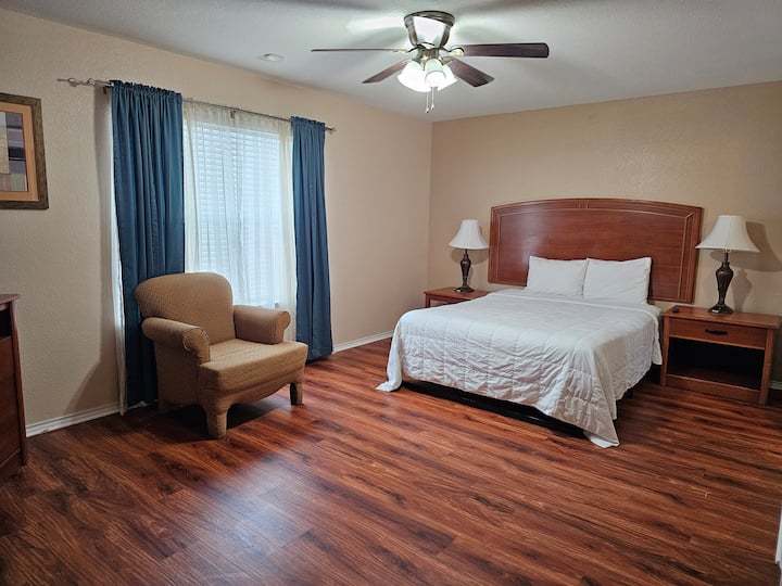 Humble Clean Home - Universal City, TX