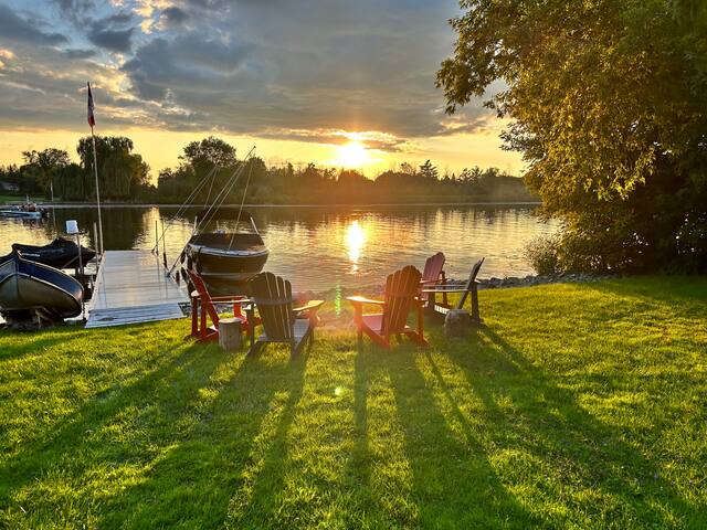 Manotick Waterfront Cottage