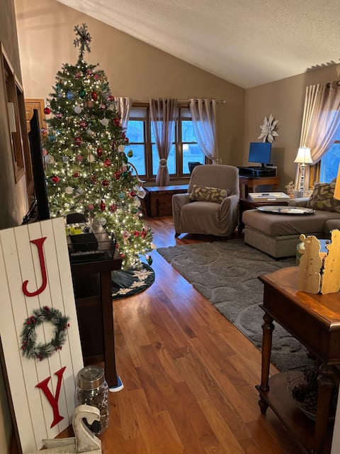 King; Quiet & Serene; Near Green Bay & Oshkosh