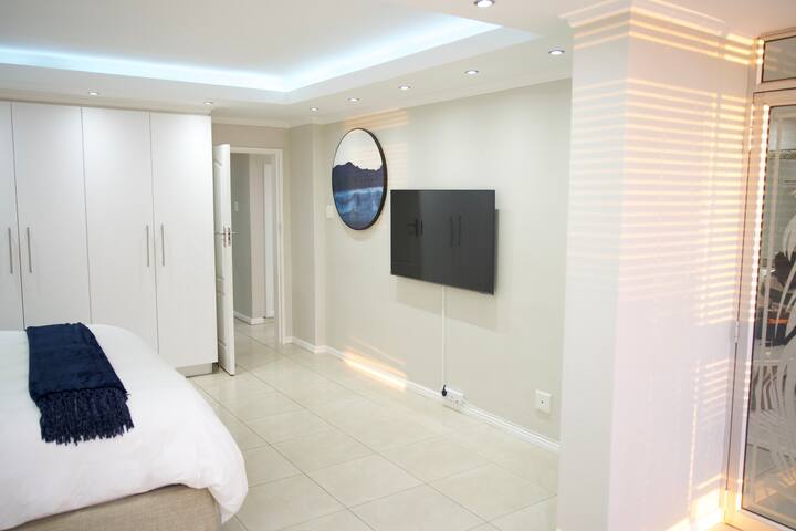 Top Notch. (beach front) gallery image 5