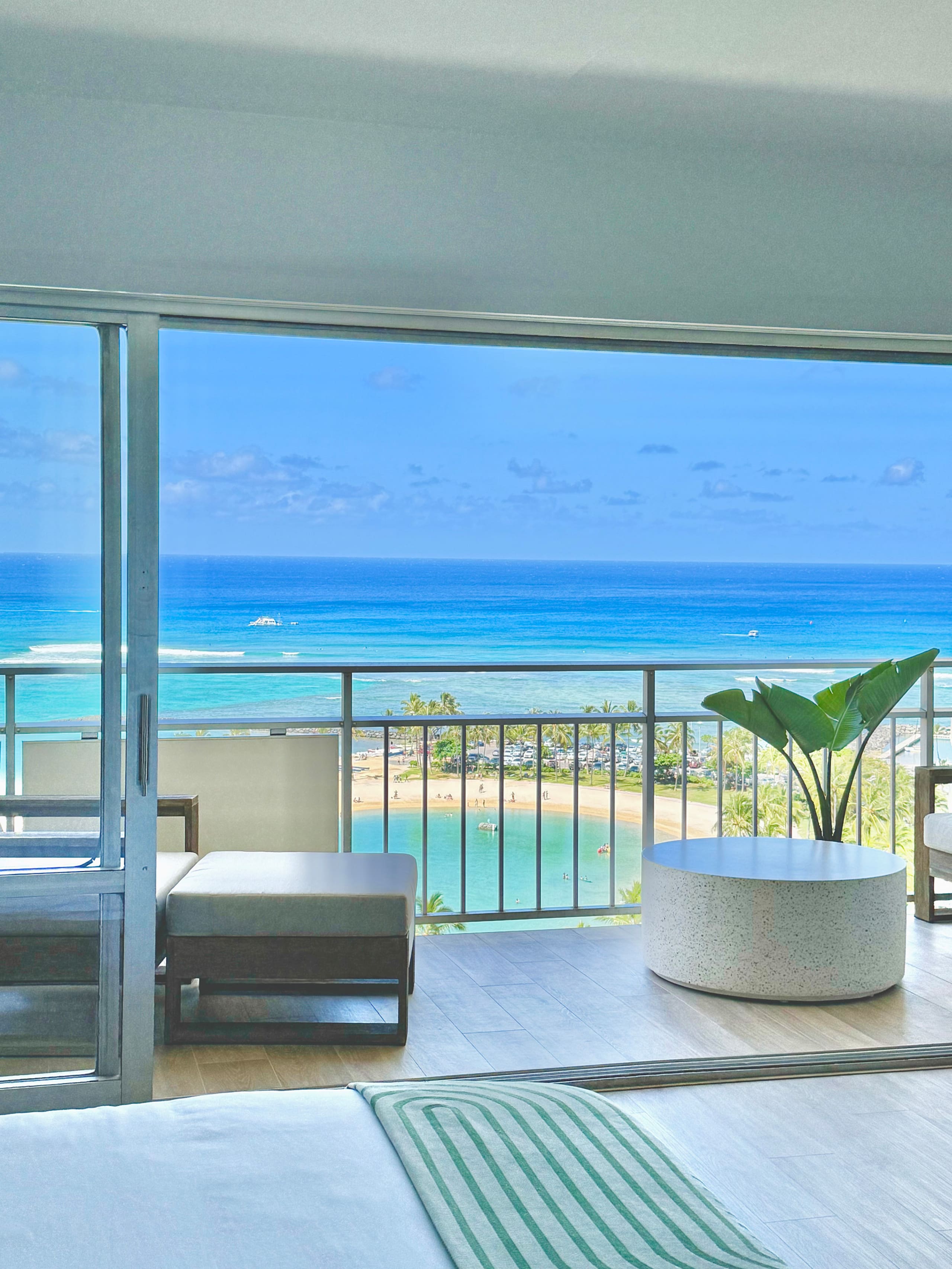 Condo in Honolulu · ★4.9 · 1 bedroom · 2 beds · 1 shared bath - Image 6