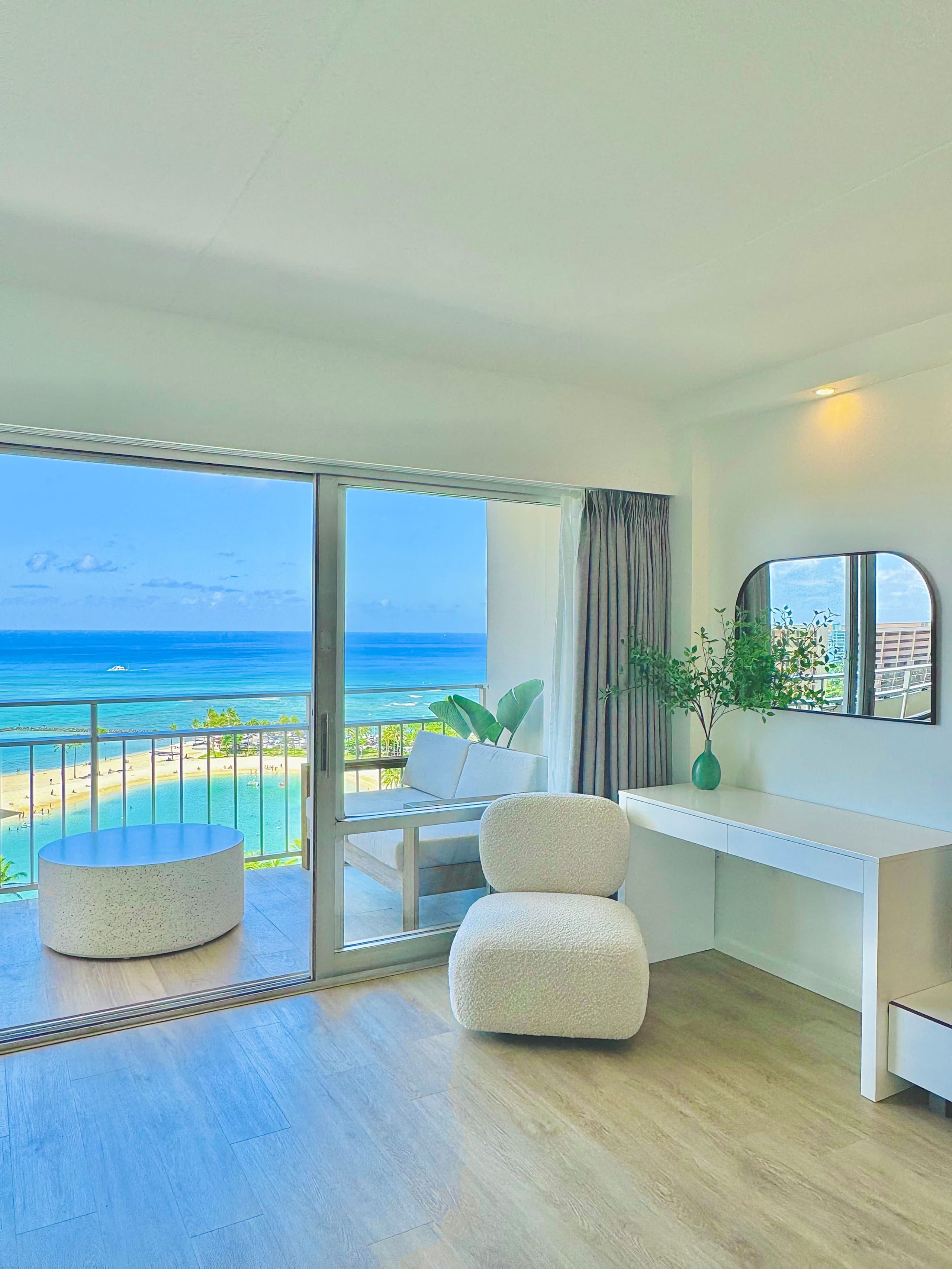 Condo in Honolulu · ★4.9 · 1 bedroom · 2 beds · 1 shared bath - Image 10