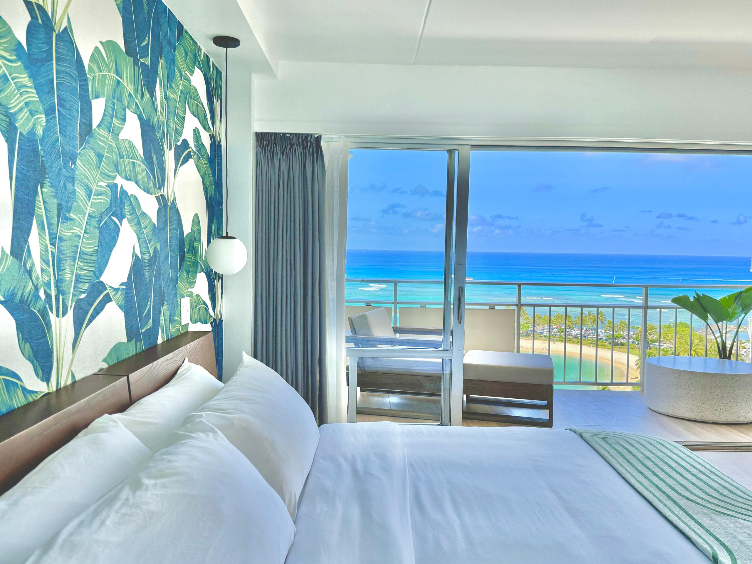 Condo in Honolulu · ★4.9 · 1 bedroom · 2 beds · 1 shared bath - Image 14