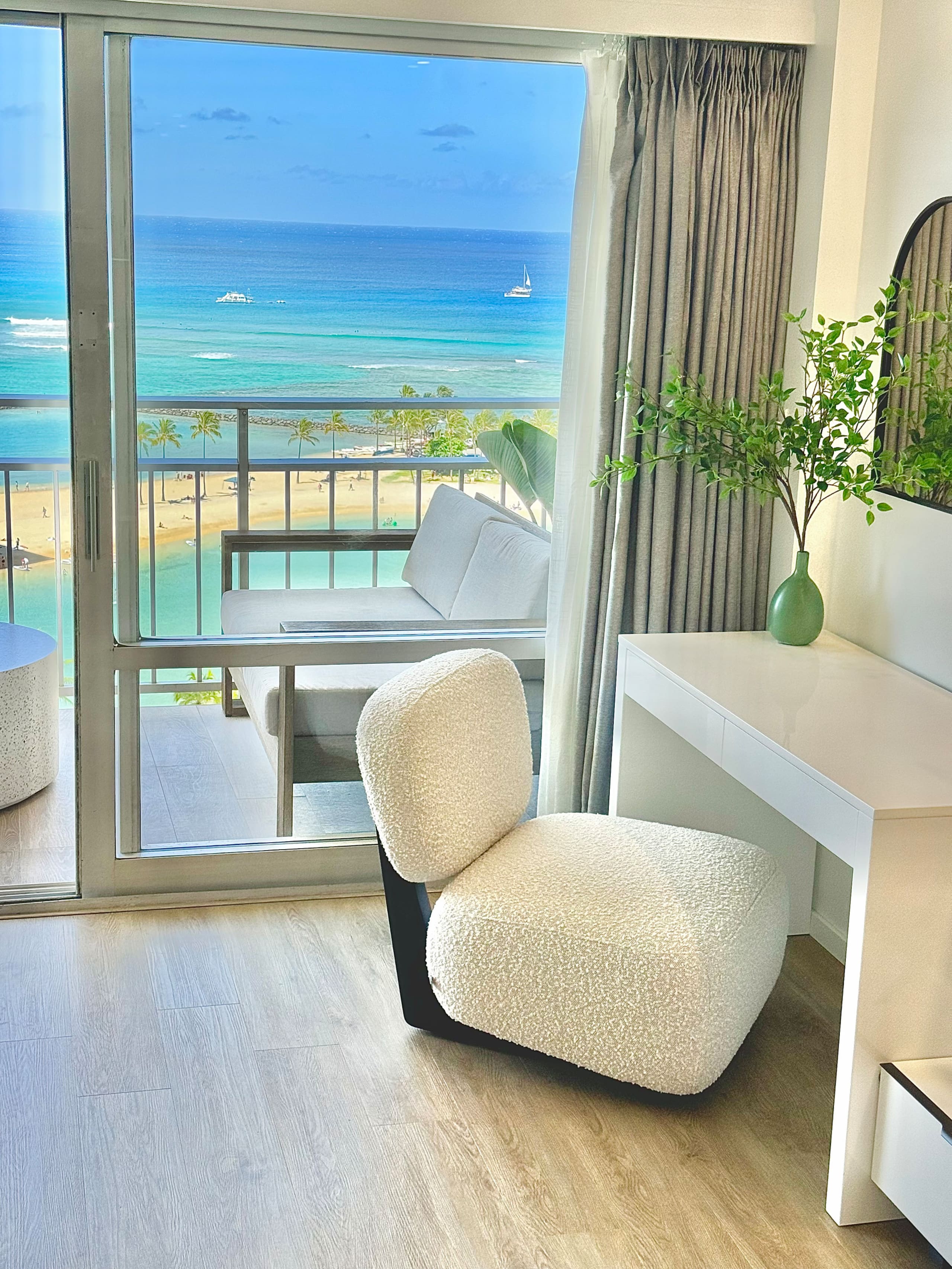 Condo in Honolulu · ★4.9 · 1 bedroom · 2 beds · 1 shared bath - Image 11