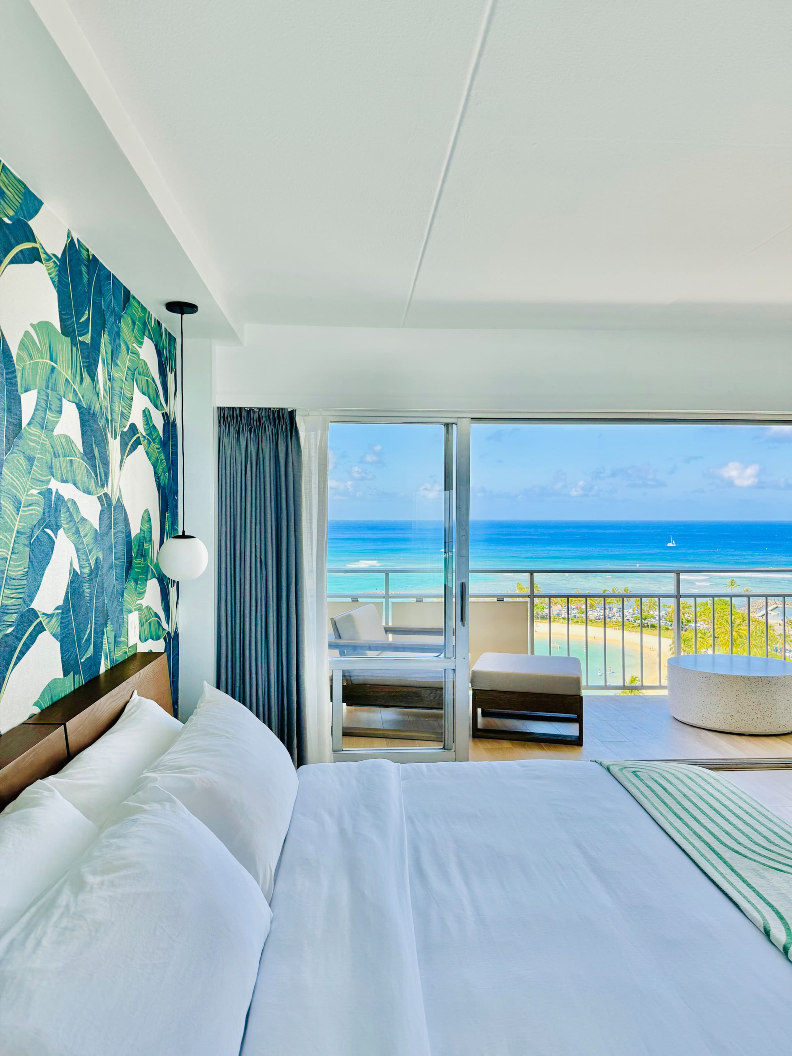 Condo in Honolulu · ★4.9 · 1 bedroom · 2 beds · 1 shared bath - Image 2
