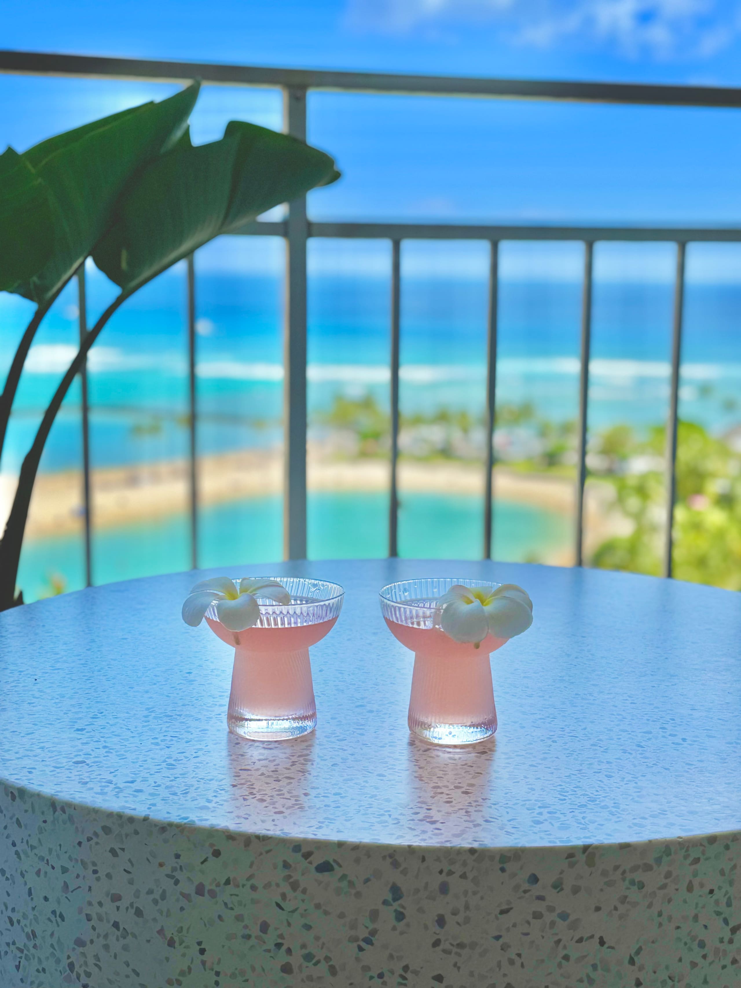 Condo in Honolulu · ★4.9 · 1 bedroom · 2 beds · 1 shared bath - Image 4