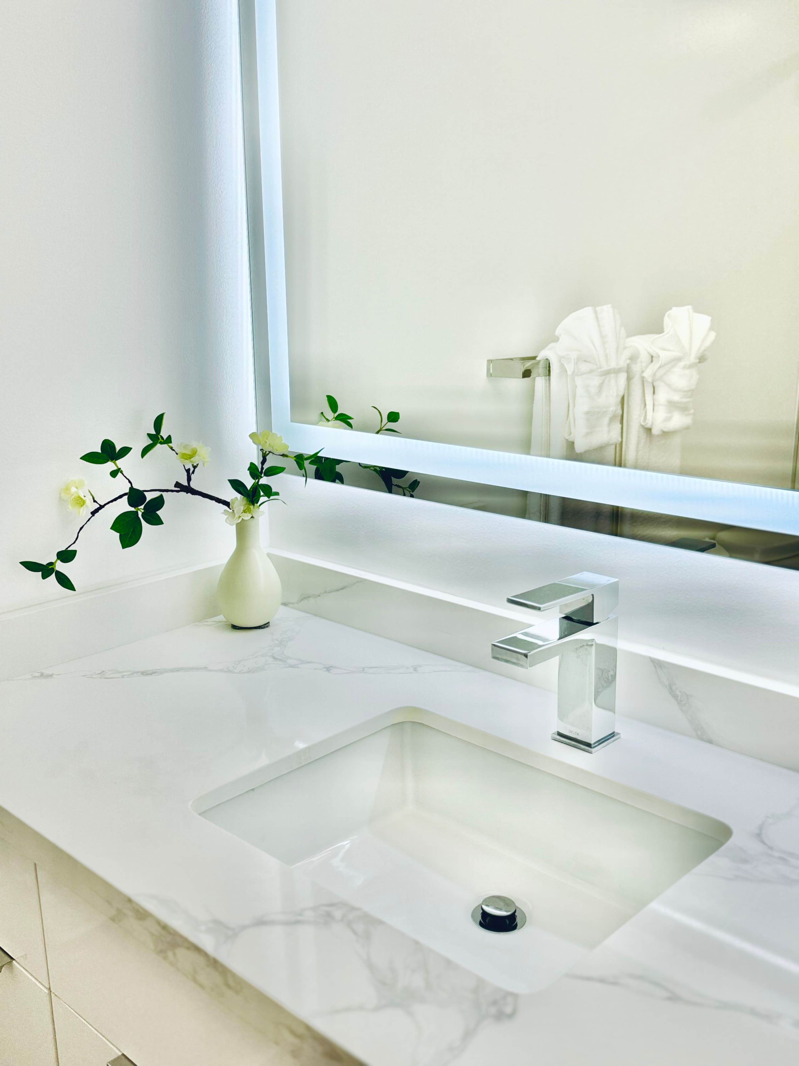 Condo in Honolulu · ★4.9 · 1 bedroom · 2 beds · 1 shared bath - Image 34