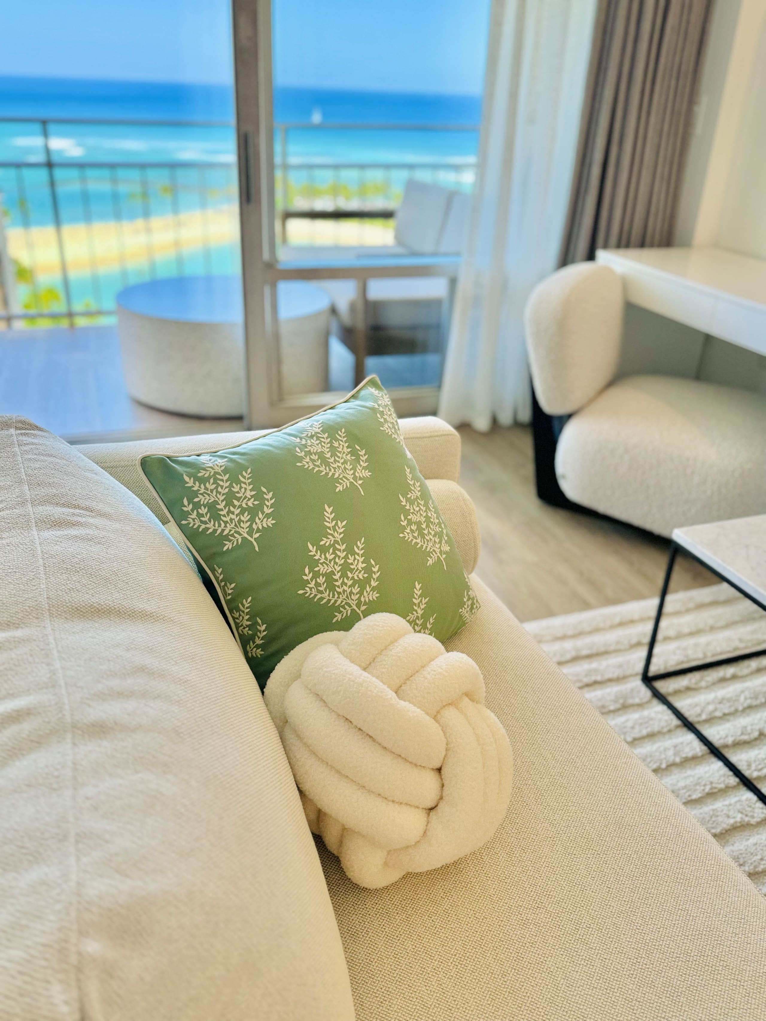 Condo in Honolulu · ★4.9 · 1 bedroom · 2 beds · 1 shared bath - Image 13