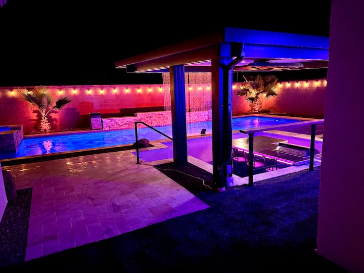 Resort like Property w/Salt Pool Pickleball Court - Maricopa