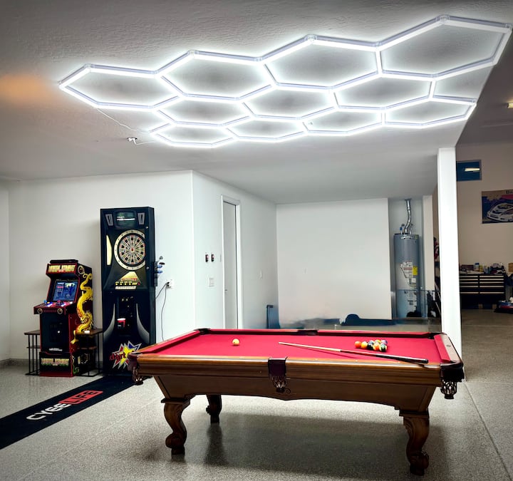 Resort like Property w/Salt Pool Pickleball Court - Maricopa