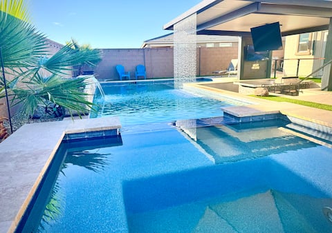 Resort like Property w/Salt Pool Pickleball Court