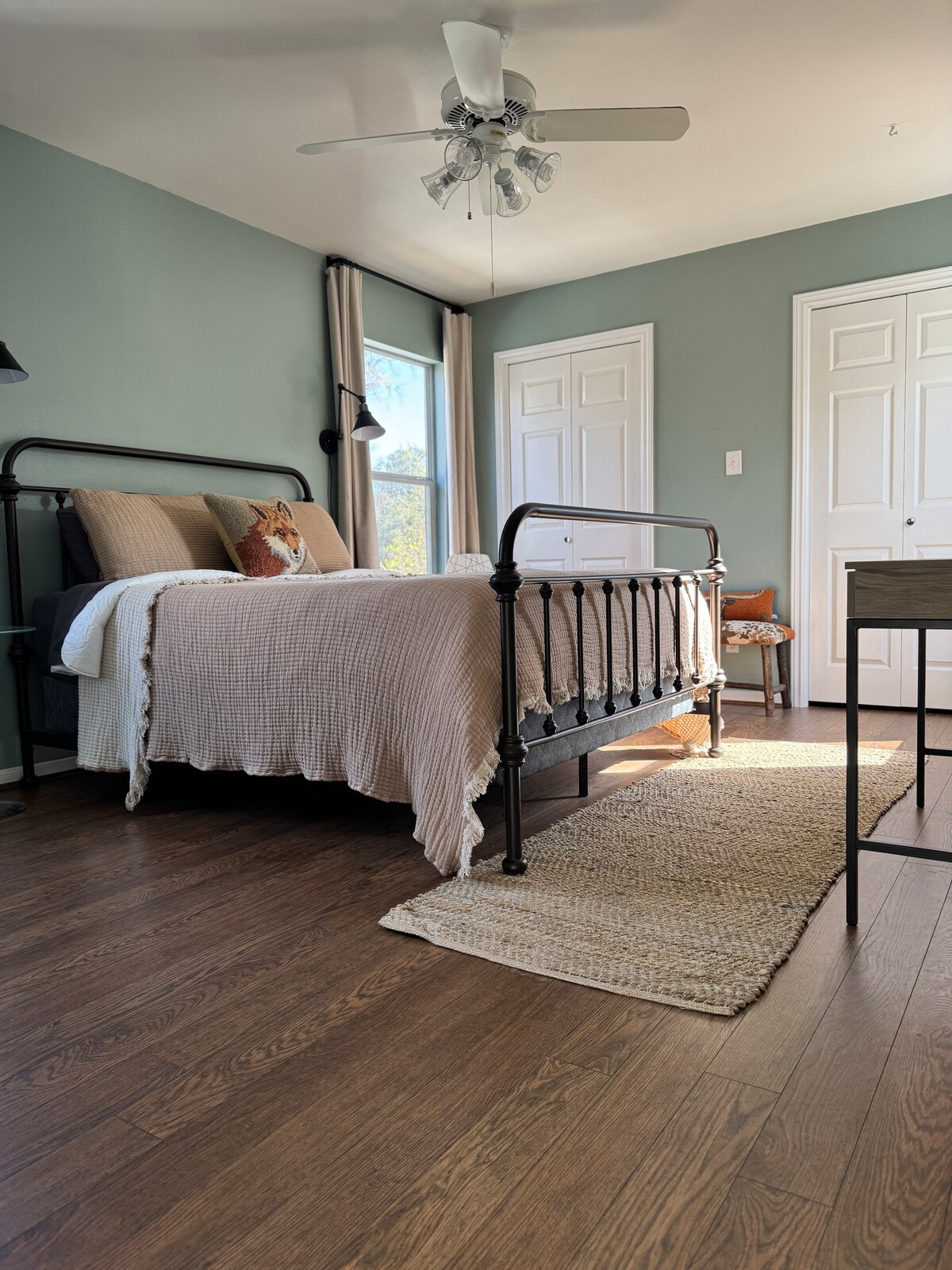 Just INN TIME! 2br/2ba Central ATX, Free parking