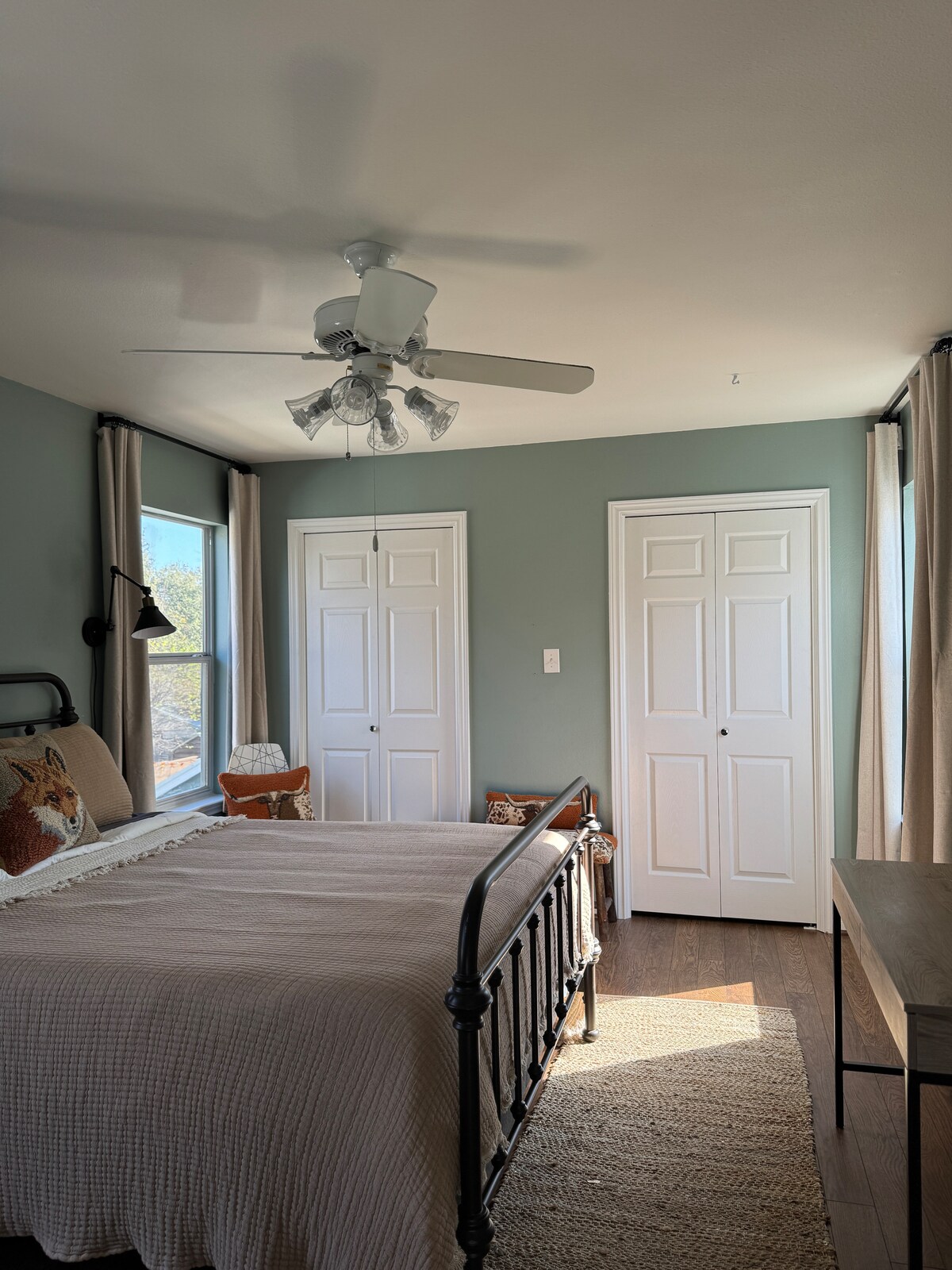 Just INN TIME! 2br/2ba Central ATX, Free parking