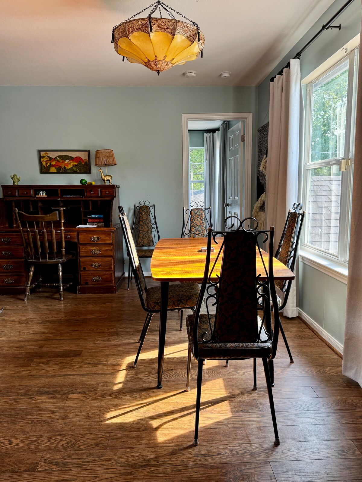Just INN TIME! 2br/2ba Central ATX, Free parking