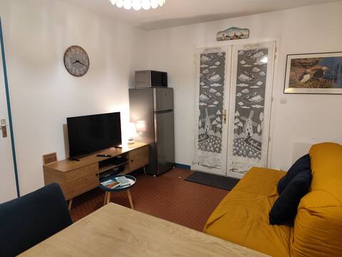 Popular Airbnb listing: Ti Billig with terrace, 100 m from the beach, Wi-Fi, Netflix in Saint Nic