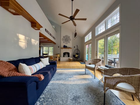 Lake/Mountain Retreat w/Indoor Hot Tub