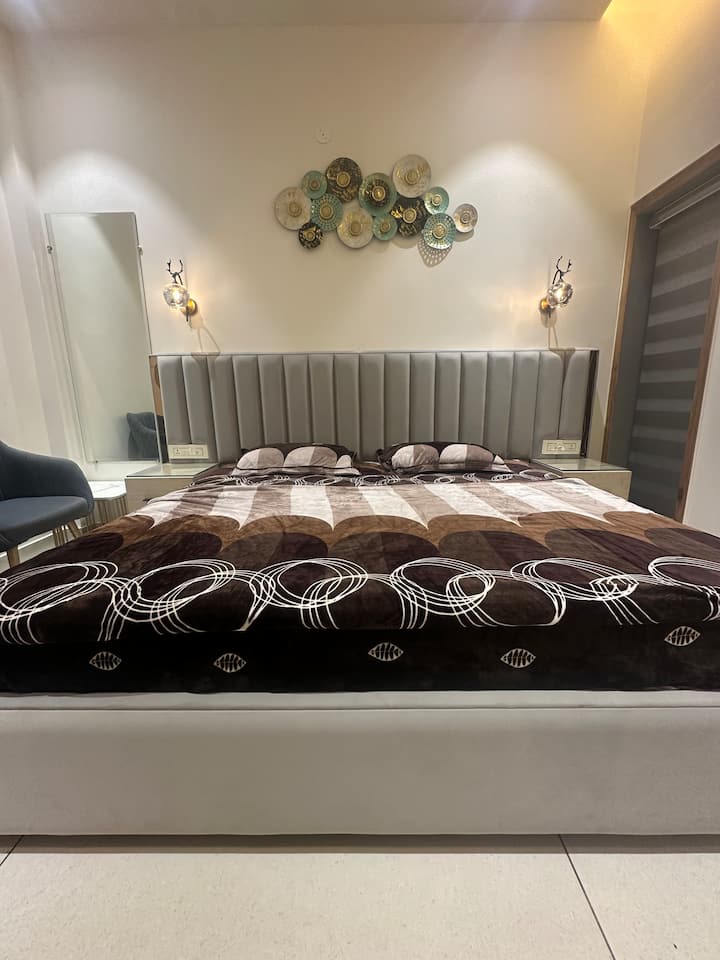 1Bhk Guest House
Ishar Nagar Bridge t Lohara canal