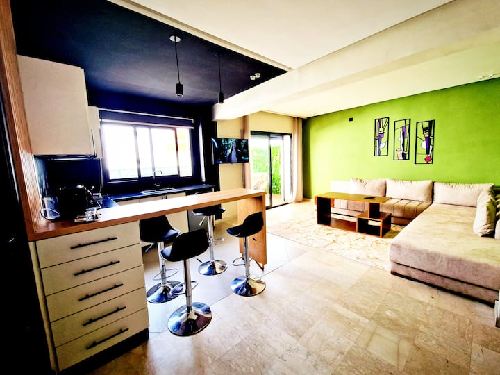 Studio Refait à Neuf Avec Grande Terrasse ! - Rabat