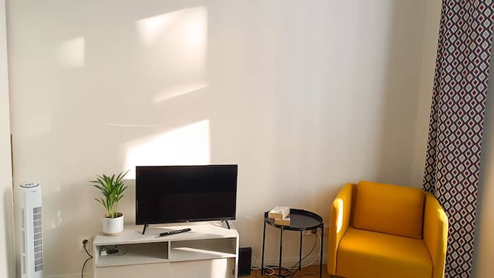 Chic 1-bdr Apart | City Center | Peaceful Location - Prague