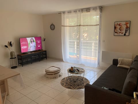 Airbnb performant: Quiet 1-bedroom apartment with terrace, service fee included à Tours
