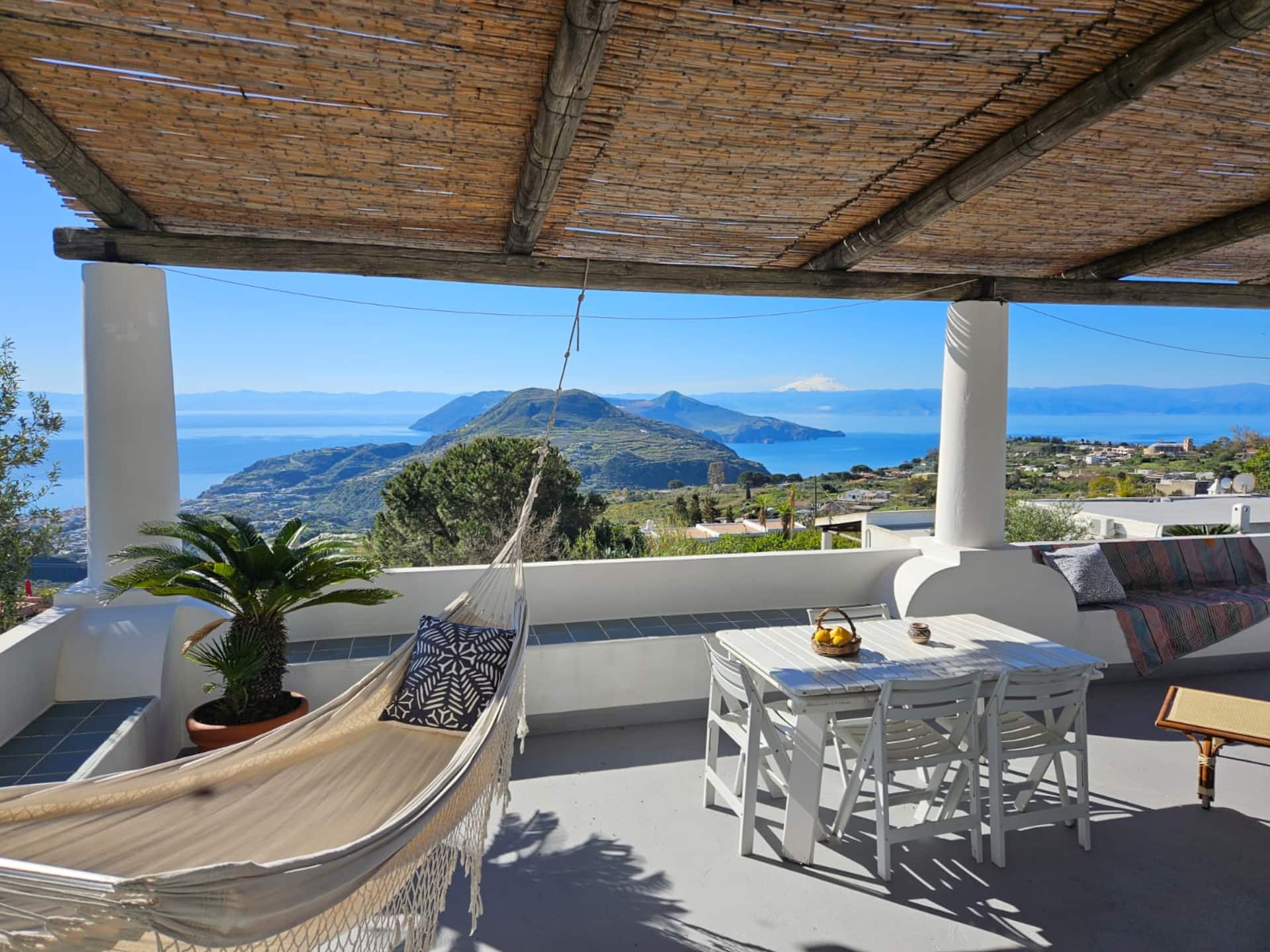 Le Formiche - Seaview terrace over volcanoes