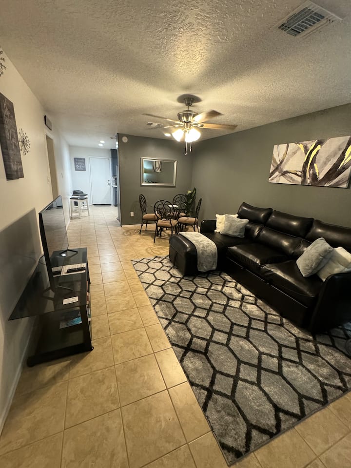 Private Duplex #3 - 20 Mins From Houston Stadium - Houston, TX