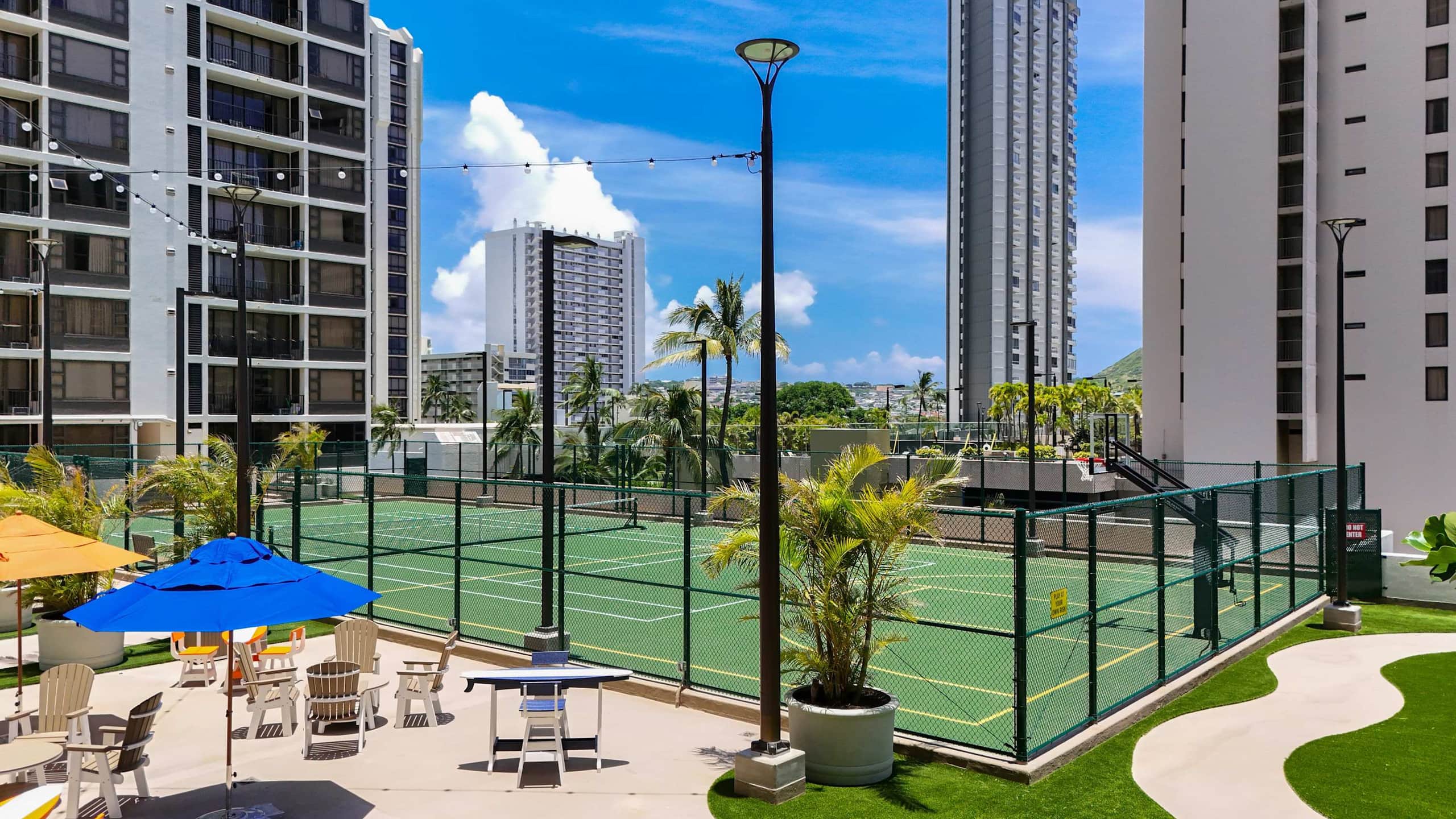 Condo in Honolulu · ★4.67 · 1 bedroom · 3 beds · 1 private bath - Image 23