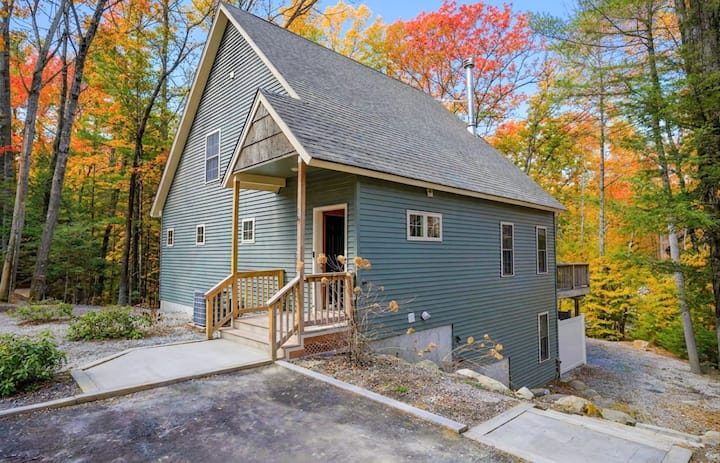 Dog-friendly W/ Hot Tub + Firepit | N Conway - North Conway, NH