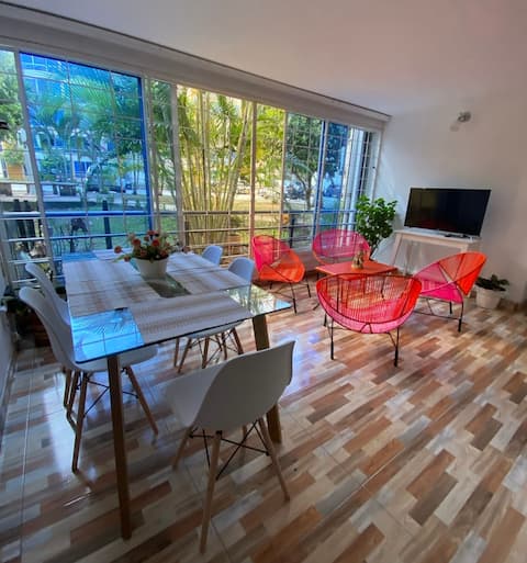 Safe, cool and bright Apto with pool