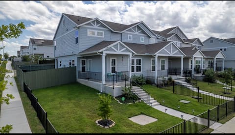 Top Airbnb: Amenities of Austin minutes from Austin Bergstrom! in Austin
