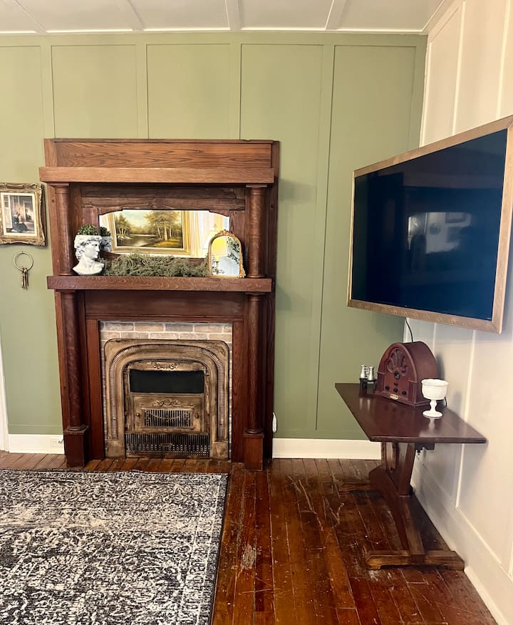 Mantle/cast iron.
เนื่องจากข้อจำกัดทางประวัติศาสตร์ที่ใช้งานไม่ได้
สมาร์ททีวี