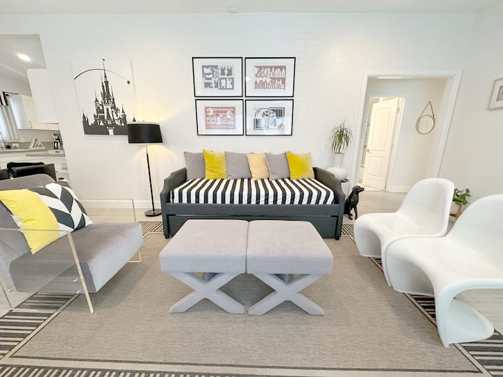 Luxury Orange County Home Sleep 10 - Buena Park, CA