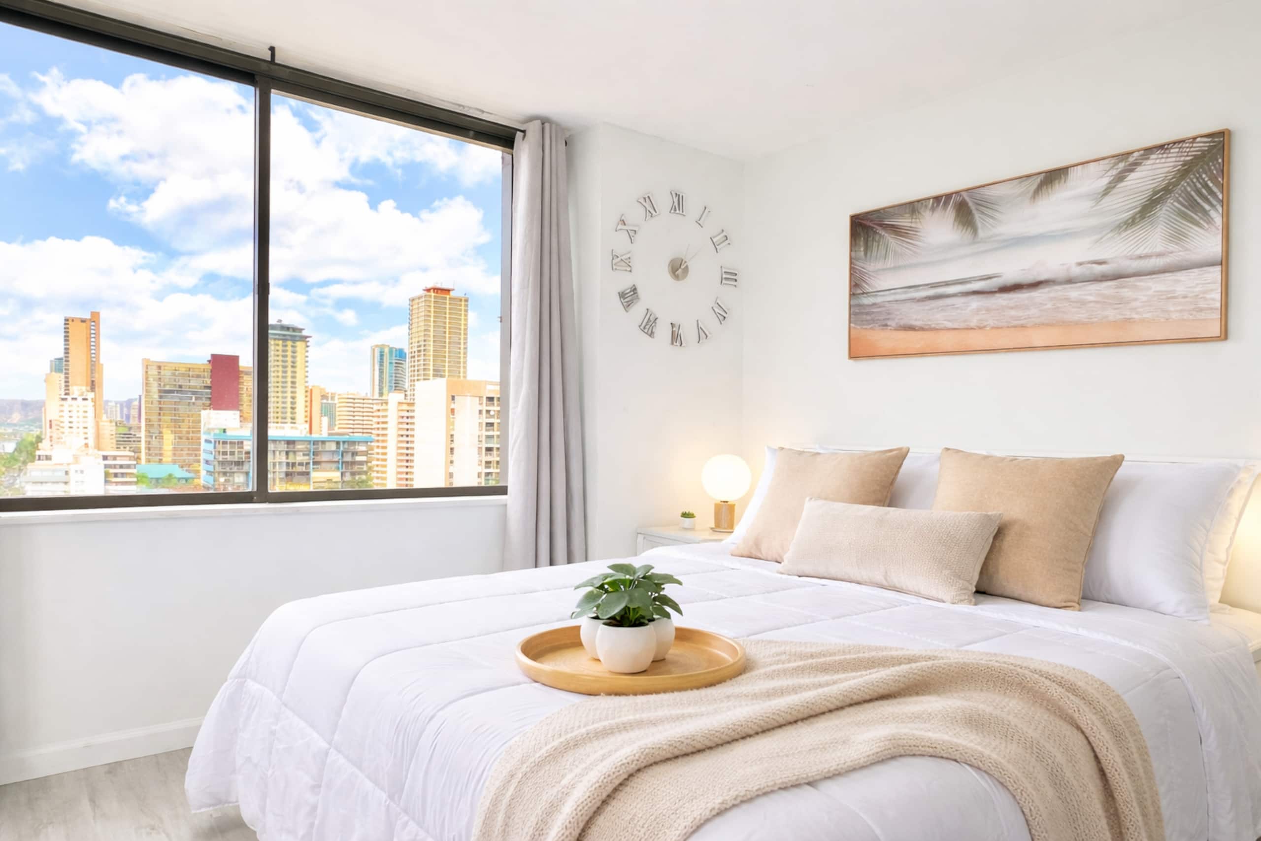 Waikiki Skyline Corner Ocean View Studio - Image 6
