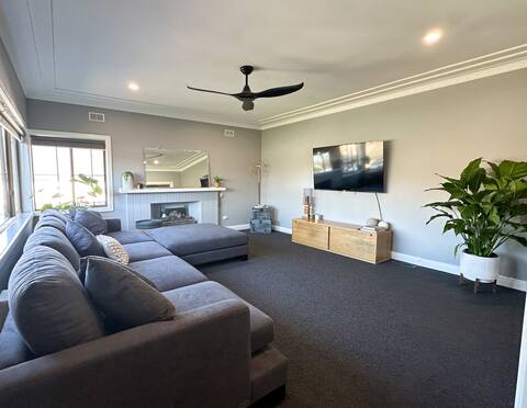 Perfect for the whole group! Big home in the CBD.