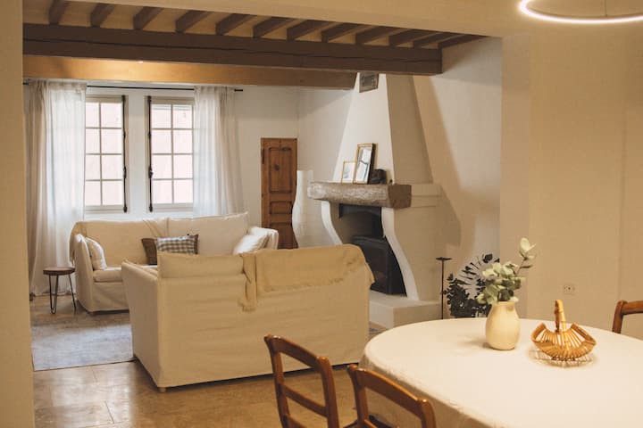 cozy little home in roussillon