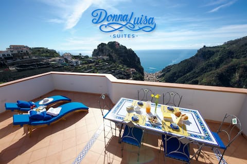 Stunning view over sea and Amalfi-free parking