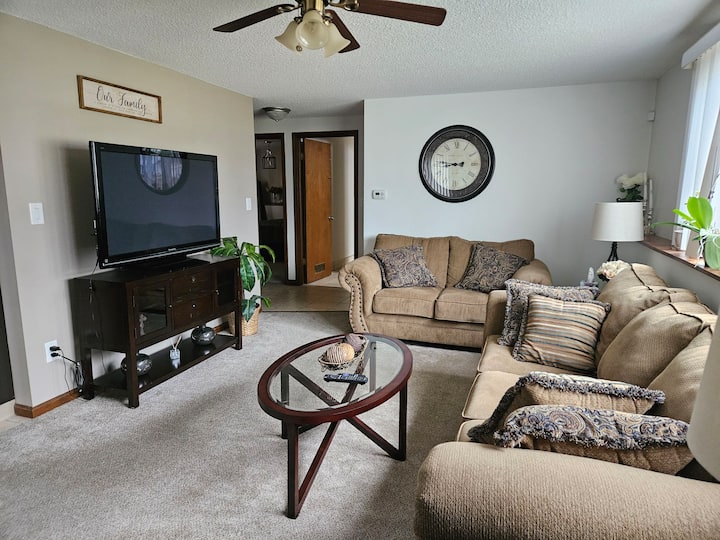 Cozy Retreat Near Niagara Falls - Grand Island, NY