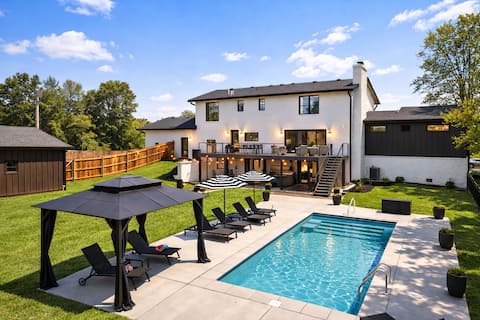 Luxe Home w/htd. Pool+Hot Tub+Fire Pit+Brbn Trl