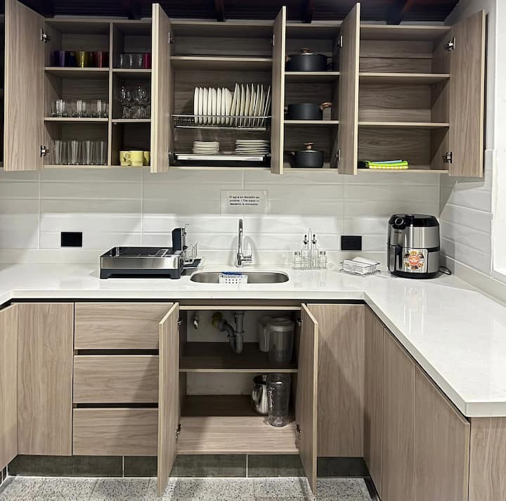 Casa Amplia En Medellín | Ideal Para 15 Personas - Medellín
