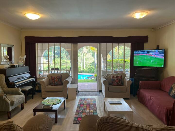 Sunny & Peaceful Family-friendly Home - Kloof