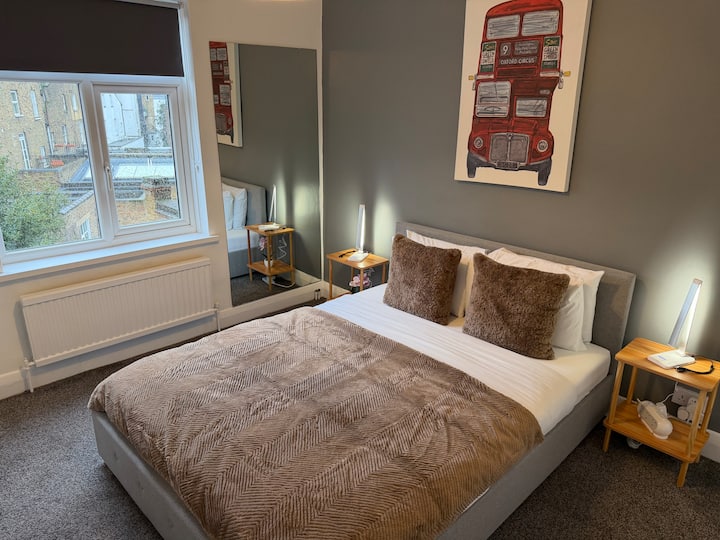 Prime Location In Camden Town - London