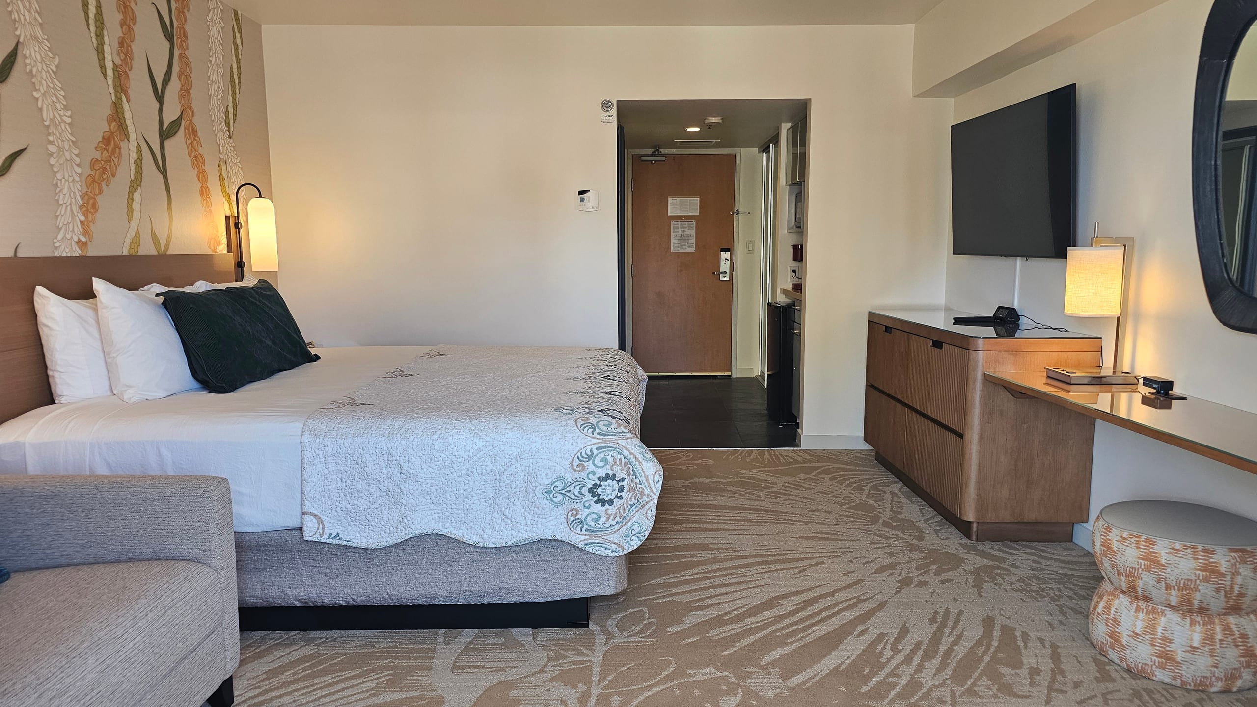 Condo in Honolulu · ★4.92 · Studio · 2 beds · 1 shared bath - Image 27