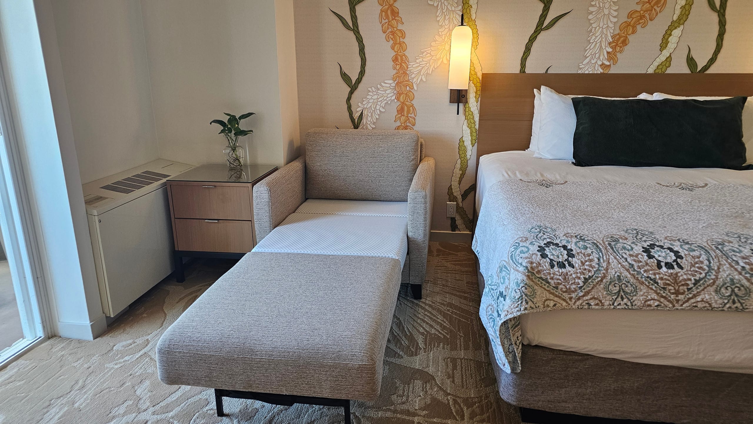 Condo in Honolulu · ★4.92 · Studio · 2 beds · 1 shared bath - Image 23