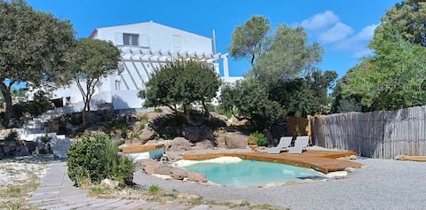 Relax and nature in villa with pool