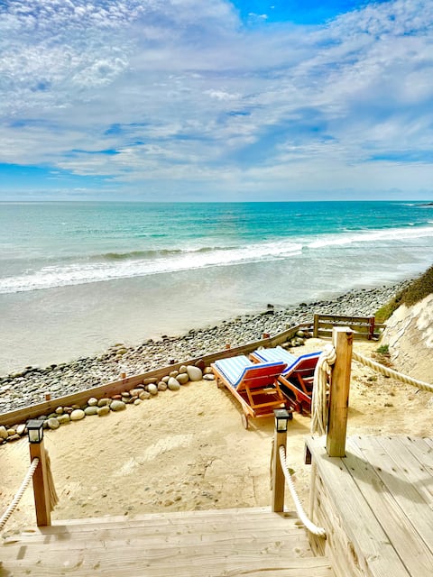 Secluded one-of-a-kind Romantic Beachfront Casita!