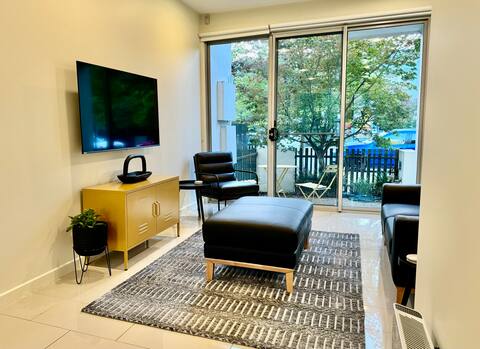 Top performing Airbnb: Teddy’s Townhouse - Free Wifi & parking. Book now! in Australian Capital Territory