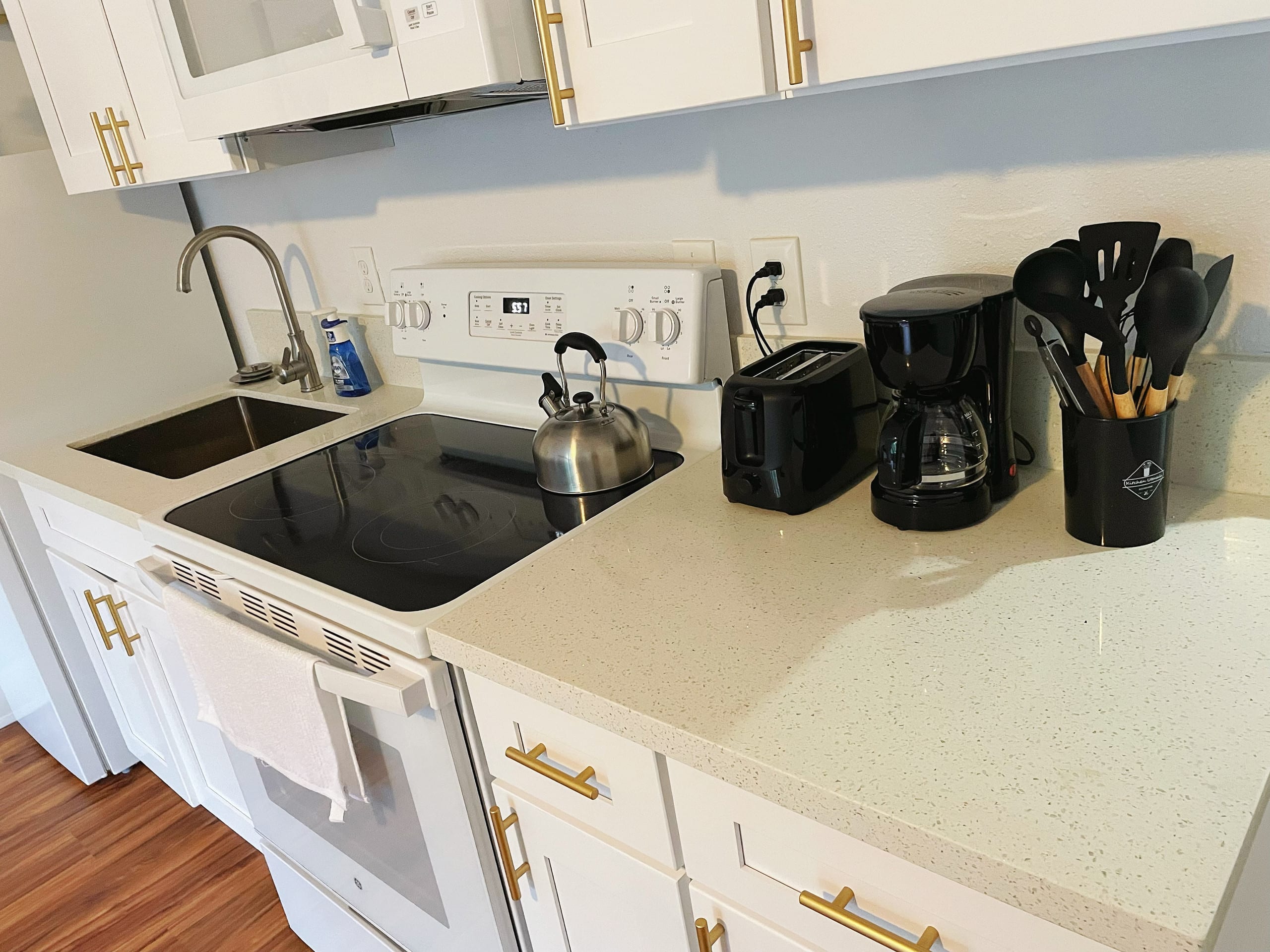 Condo in Hilo · ★4.86 · 1 bedroom · 1 bed · 1 bath - Image 6