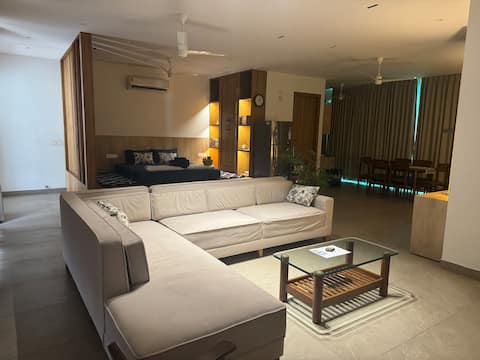 Evāra - A Studio Apartment
